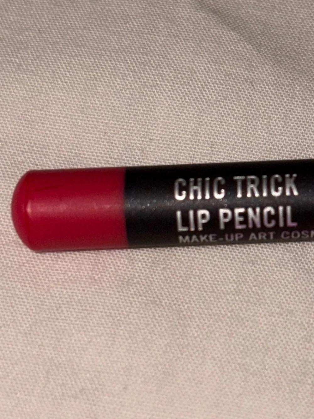 MAC Cosmetics Lip Pencil (Chic Trick)